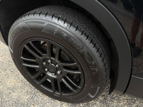 Used 2021 Chevrolet Blazer LT FWD image 27