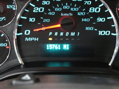 Used 2023 Chevrolet Express 2500 w/ Driver Convenience Package image 25