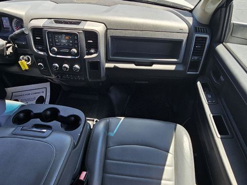 Used 2015 RAM 2500 Tradesman w/ Chrome Appearance Group AWD/4WD image 14