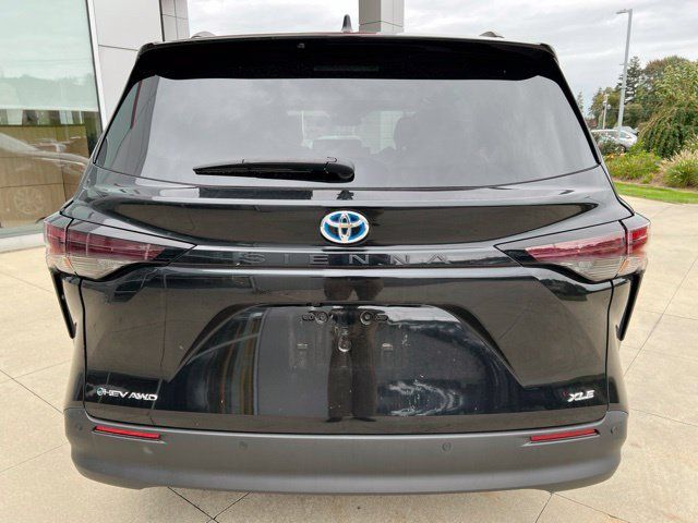 Used 2025 Toyota Sienna XLE w/ XLE Plus Package AWD/4WD image 6