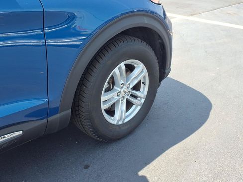 Used 2020 Ford Explorer XLT w/ Equipment Group 202A AWD/4WD image 27