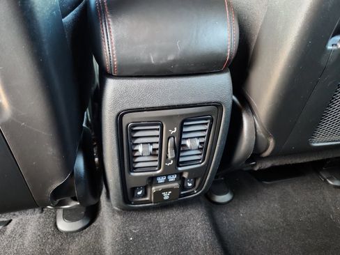 Used 2024 Dodge Durango GT image 32