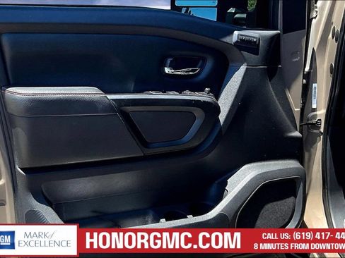 Used 2021 Nissan Titan PRO-4X w/ Pro-4x Convenience Package AWD/4WD image 21