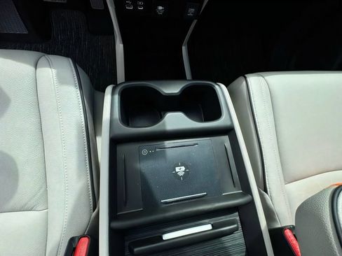 New 2026 Honda Odyssey Touring image 17