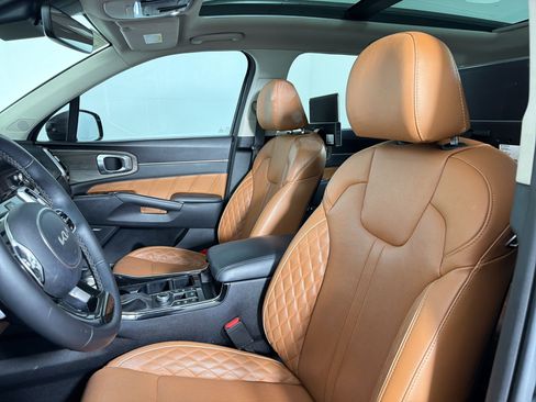 Used 2022 Kia Sorento SX Prestige w/ Rust Color Package AWD/4WD image 5