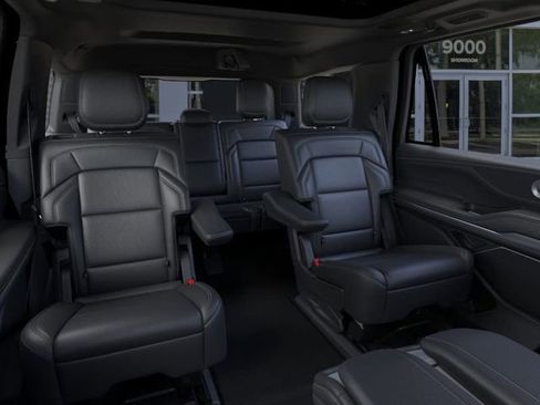 New 2025 Lincoln Navigator Reserve w/ Jet Appearance Package image 11