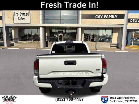 Used 2021 Toyota Tacoma TRD Off-Road w/ Technology Package AWD/4WD image 8