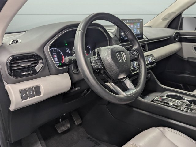 Certified 2024 Honda Pilot Touring image 11