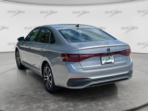 Used 2025 Volkswagen Jetta Sport FWD image 6