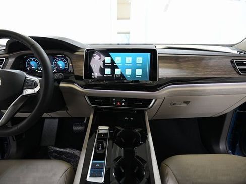 New 2026 Volkswagen Atlas SEL image 2