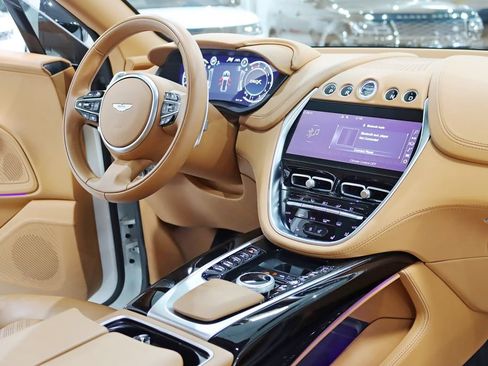 Used 2023 Aston Martin DBX AWD/4WD image 37