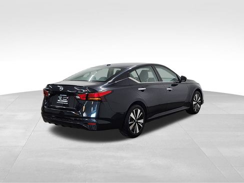 Used 2022 Nissan Altima 2.5 SV FWD image 8