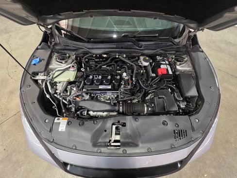 Used 2018 Honda Civic Sport Touring image 5