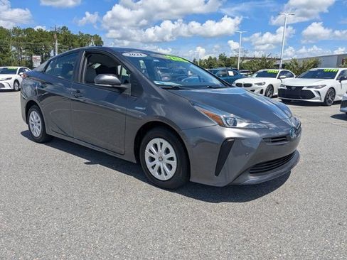 Used 2021 Toyota Prius LE FWD image 2