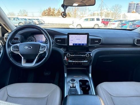 Used 2021 Ford Explorer Limited w/ Equipment Group 301A image 12