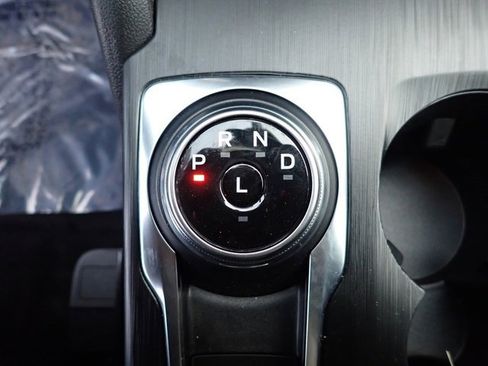 Certified 2024 Ford Escape Platinum w/ Premium Technology Package image 25