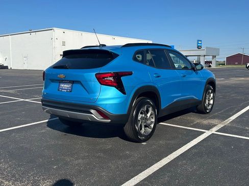 New 2025 Chevrolet Trax LT image 7