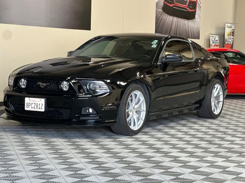 Used 2014 Ford Mustang Coupe w/ V6 Performance Package RWD image 8