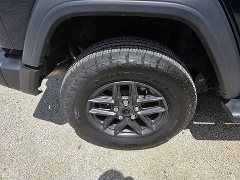 Used 2025 Jeep Wrangler Unlimited Sport AWD/4WD image 7