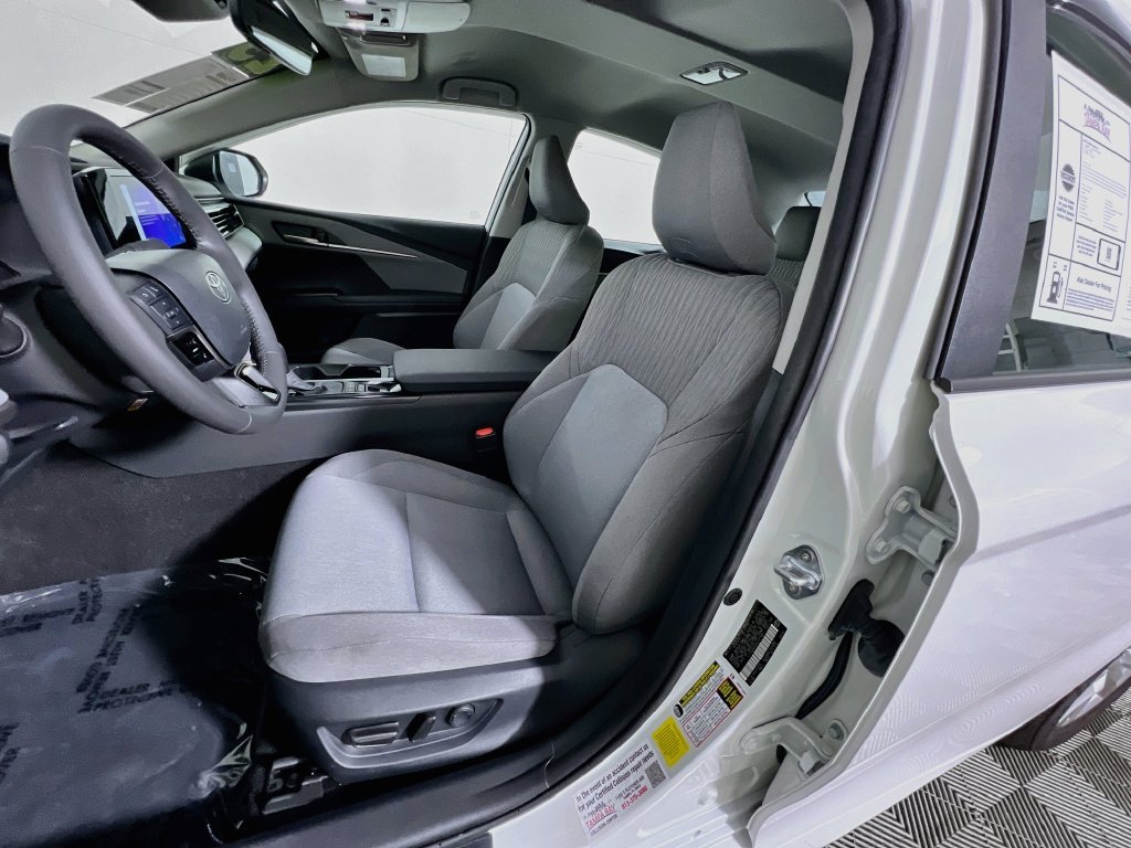 Used 2025 Toyota Camry LE w/ Convenience Package FWD image 12