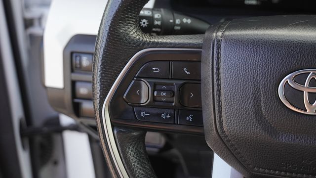 Used 2024 Toyota Tacoma TRD Off-Road AWD/4WD image 28