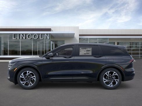 New 2026 Lincoln Nautilus Premier w/ Jet Appearance Package AWD/4WD image 3