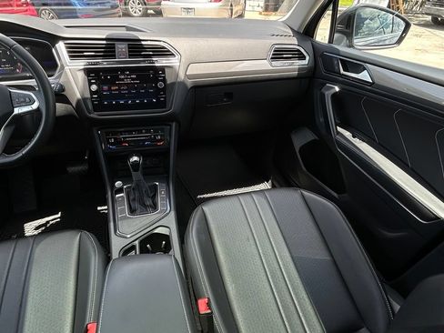 Used 2024 Volkswagen Tiguan SE FWD image 11