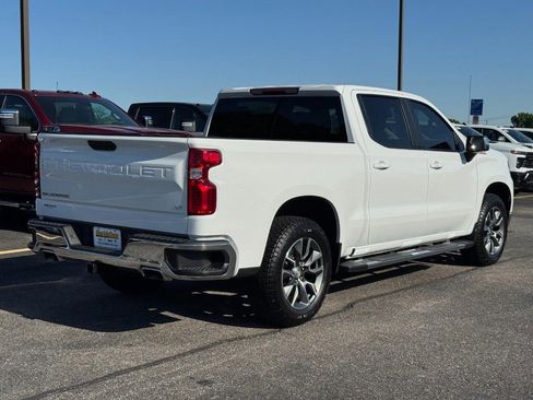 Used 2024 Chevrolet Silverado 1500 LT AWD/4WD image 3