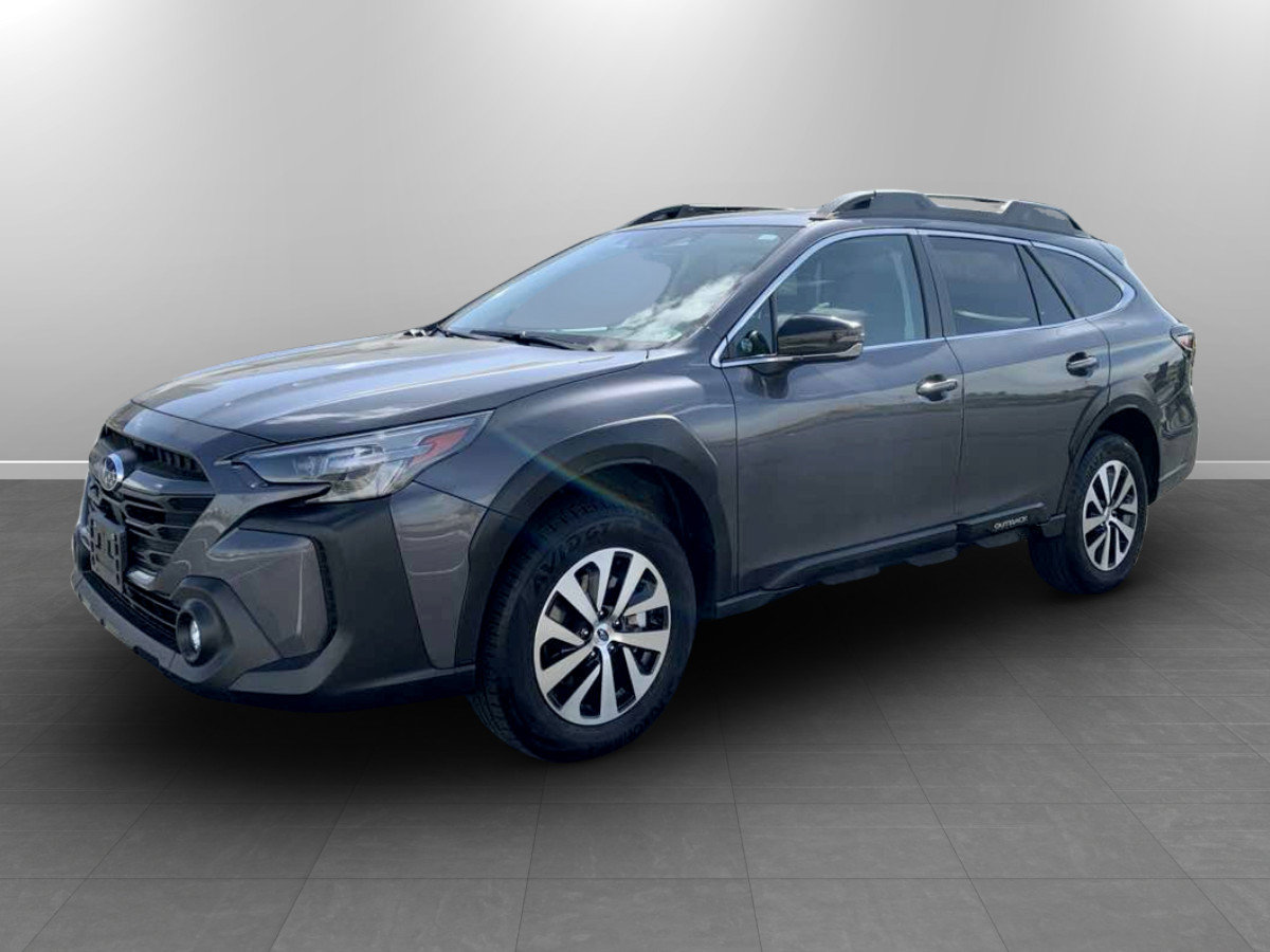 Used 2025 Subaru Outback Premium AWD/4WD image 3