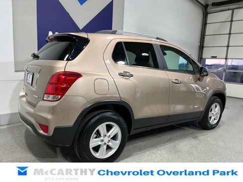 Used 2018 Chevrolet Trax LT w/ Sun & Sound Package image 5