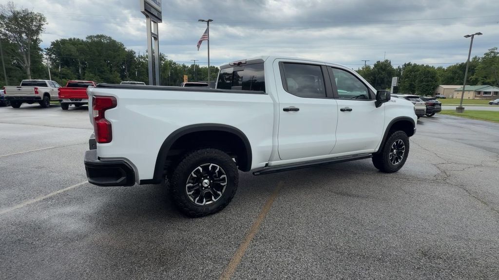 Used 2022 Chevrolet Silverado 1500 ZR2 w/ Technology Package AWD/4WD image 8