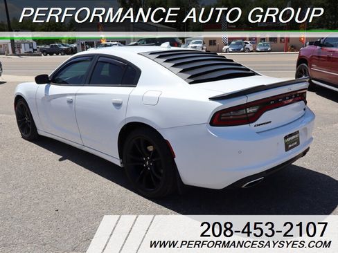 Used 2018 Dodge Charger R/T w/ Blacktop Package RWD image 5