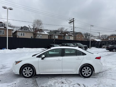 Certified 2024 Toyota Corolla LE image 2