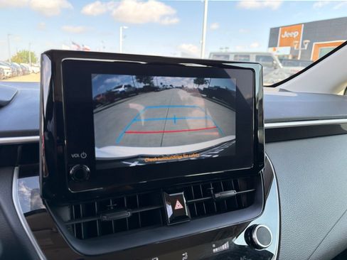 Used 2024 Toyota Corolla LE FWD image 22