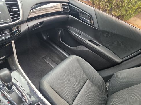 Used 2016 Honda Accord LX image 16