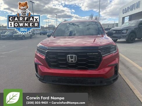 Used 2025 Honda Pilot Black Edition image 3