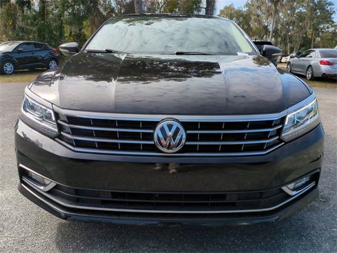 Used 2017 Volkswagen Passat 1.8T SEL Premium image 9