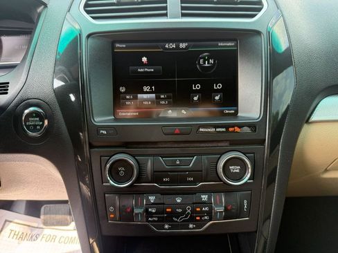 Used 2016 Ford Explorer XLT w/ Equipment Group 202A FWD image 18