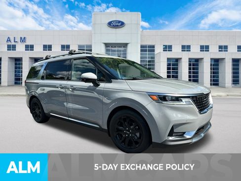 Used 2022 Kia Carnival SX FWD image 3