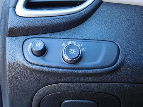 Used 2018 Chevrolet Trax LS image 20