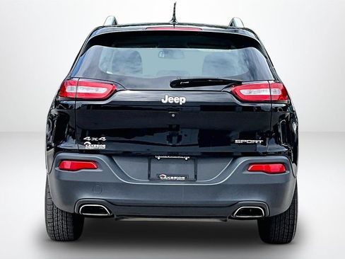 Used 2018 Jeep Cherokee Sport w/ Cold Weather Group AWD/4WD image 6