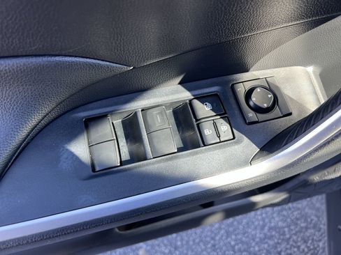 Used 2022 Toyota RAV4 LE image 15