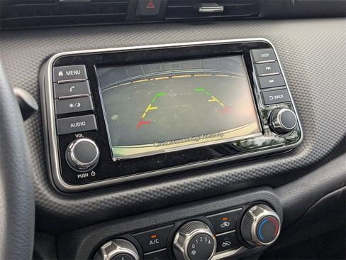 New 2025 Nissan Kicks Play S image 15