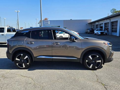 New 2026 Nissan Kicks SR FWD image 13