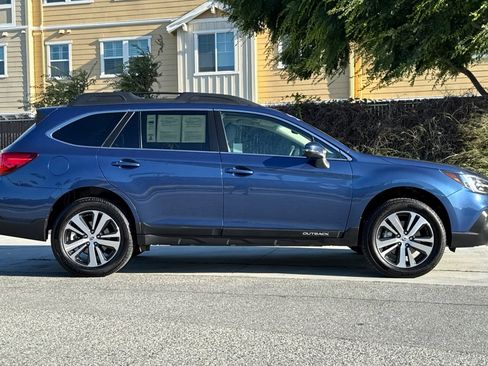 Used 2019 Subaru Outback 2.5i Limited AWD/4WD image 3