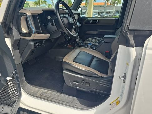 Used 2023 Ford Bronco Wildtrak image 7
