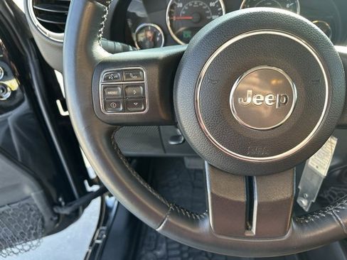 Used 2016 Jeep Wrangler Unlimited Rubicon w/ Connectivity Group image 5