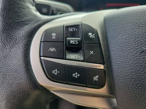 Used 2020 Ford Explorer XLT w/ Equipment Group 202A AWD/4WD image 32