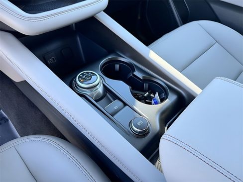 New 2026 Ford Explorer Active w/ Active Comfort Package image 35