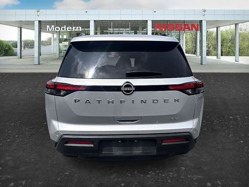 Certified 2024 Nissan Pathfinder SV FWD image 4